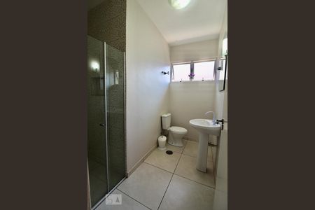 Casa à venda com 180m², 4 quartos e 2 vagasBanheiro 2