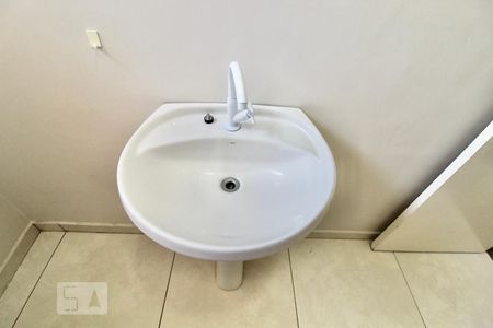 Casa à venda com 180m², 4 quartos e 2 vagasBanheiro 2 - Pia