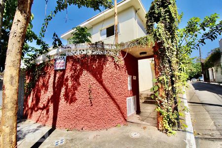 Casa à venda com 180m², 4 quartos e 2 vagasFachada