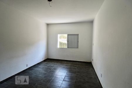 Casa à venda com 180m², 4 quartos e 2 vagasSuíte