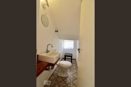 Lavabo de casa à venda com 4 quartos, 180m² em Jardim Petrópolis, São Paulo