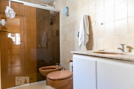 Apartamento para alugar com 135m², 3 quartos e 1 vaga Apartamento para alugar com 135m², 3 quartos e 1 vagaBanheiro da suíte