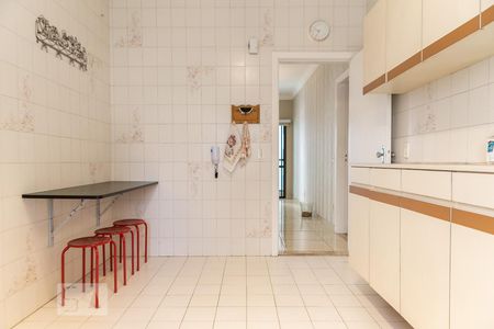 Apartamento para alugar com 135m², 3 quartos e 1 vaga Apartamento para alugar com 135m², 3 quartos e 1 vagaCozinha