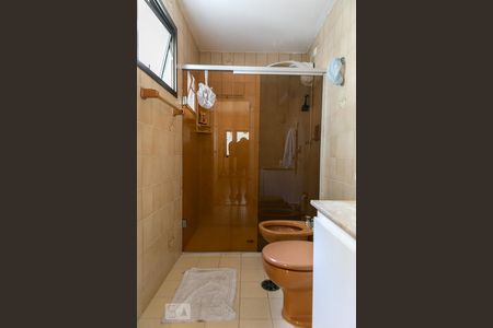 Apartamento para alugar com 135m², 3 quartos e 1 vaga Apartamento para alugar com 135m², 3 quartos e 1 vagaBanheiro da suíte