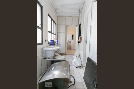 Apartamento para alugar com 135m², 3 quartos e 1 vaga Apartamento para alugar com 135m², 3 quartos e 1 vagaLavanderia