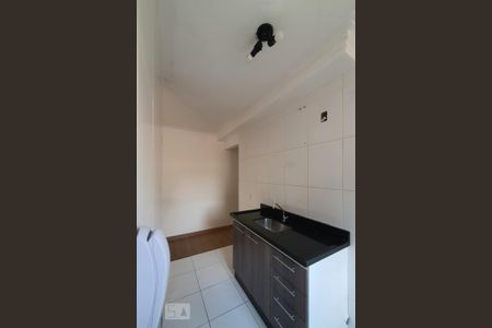 Cozinha de apartamento para alugar com 2 quartos, 50m² em Jardim Celeste, São Paulo
