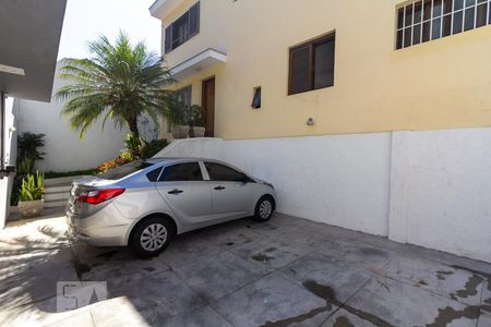 Casa à venda com 260m², 4 quartos e 3 vagas Casa à venda com 260m², 4 quartos e 3 vagasGaragem