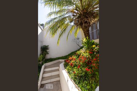 Casa à venda com 260m², 4 quartos e 3 vagas Casa à venda com 260m², 4 quartos e 3 vagasEntrada