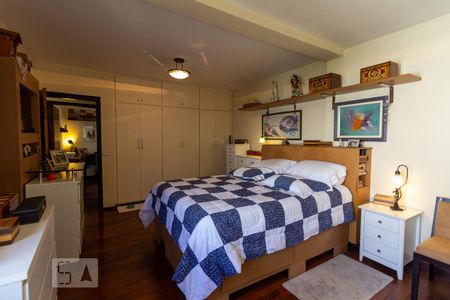 Casa à venda com 260m², 4 quartos e 3 vagas Casa à venda com 260m², 4 quartos e 3 vagasQuarto 4 - Suíte