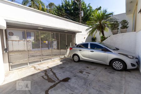 Casa à venda com 260m², 4 quartos e 3 vagas Casa à venda com 260m², 4 quartos e 3 vagasGaragem