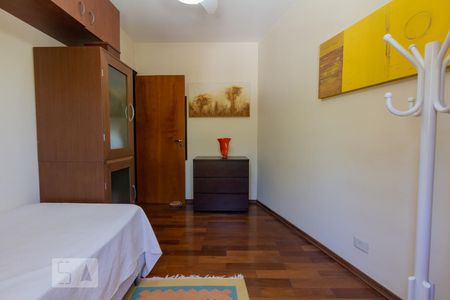 Casa à venda com 260m², 4 quartos e 3 vagas Casa à venda com 260m², 4 quartos e 3 vagasQuarto 1