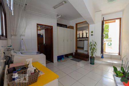 Casa à venda com 260m², 4 quartos e 3 vagas Casa à venda com 260m², 4 quartos e 3 vagasÁrea de Serviço