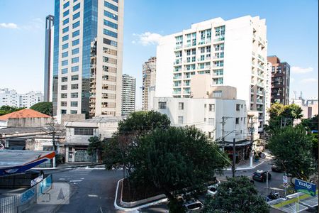 Vista da sala de apartamento para alugar com 2 quartos, 99m² em Aclimação, São Paulo