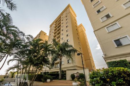 Apartamento para alugar com 74m², 3 quartos e 2 vagas Apartamento para alugar com 74m², 3 quartos e 2 vagasÁrea Comum - Fachada do Bloco