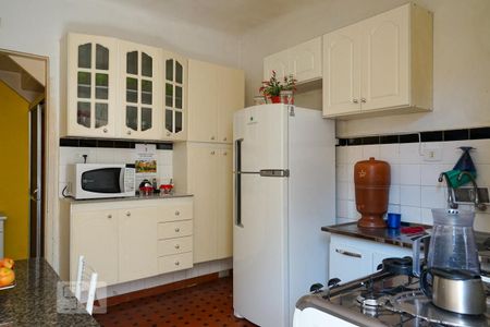 Casa à venda com 200m², 5 quartos e sem vaga Casa à venda com 200m², 5 quartos e sem vagaCozinha