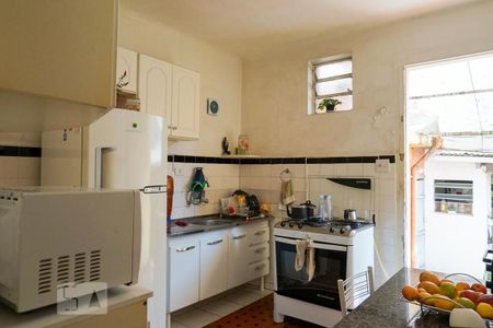 Casa à venda com 200m², 5 quartos e sem vaga Casa à venda com 200m², 5 quartos e sem vagaCozinha