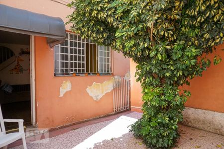 Casa à venda com 200m², 5 quartos e sem vaga Casa à venda com 200m², 5 quartos e sem vagaQuintal