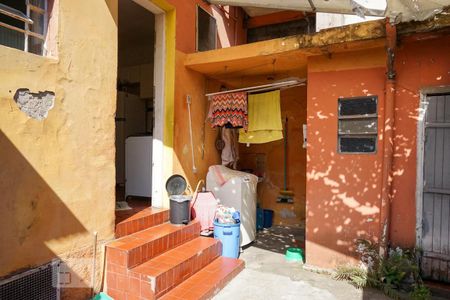 Casa à venda com 200m², 5 quartos e sem vaga Casa à venda com 200m², 5 quartos e sem vagaQuintal