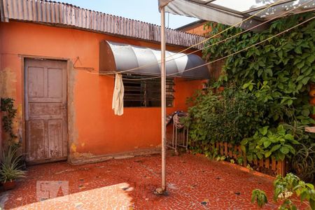 Casa à venda com 200m², 5 quartos e sem vaga Casa à venda com 200m², 5 quartos e sem vagaQuintal