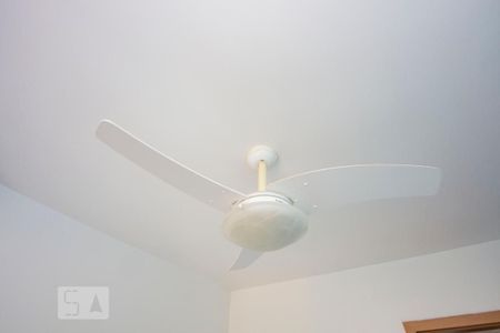 ventilador Quarto 1 de apartamento para alugar com 2 quartos, 54m² em Jardim Carvalho, Porto Alegre