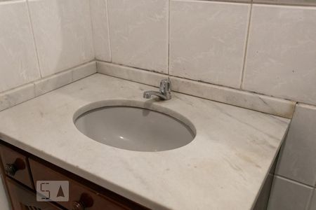 Banheiro - Torneira de apartamento à venda com 2 quartos, 70m² em Cristal, Porto Alegre