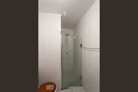 Banheiro de apartamento à venda com 2 quartos, 70m² em Cristal, Porto Alegre