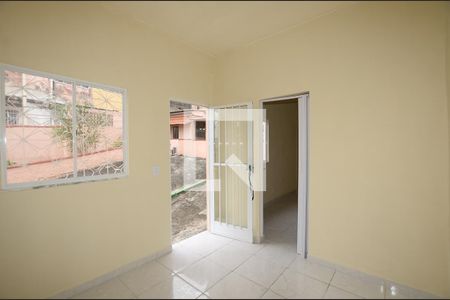 Sala de casa para alugar com 1 quarto, 50m² em Vista Alegre, Rio de Janeiro