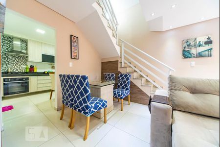 Sala de casa de condomínio para alugar com 3 quartos, 110m² em Vila Curuçá, Santo André