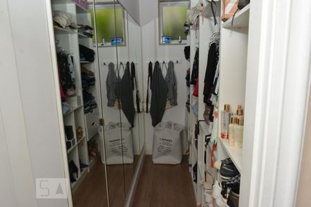 Closet do quarto de casa à venda com 4 quartos, 460m² em Jardim Guanabara, Rio de Janeiro