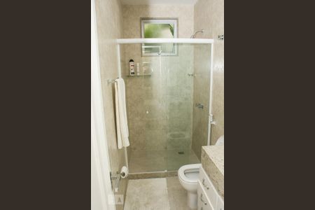 Casa à venda com 460m², 4 quartos e 3 vagasBanheiro da suite 2