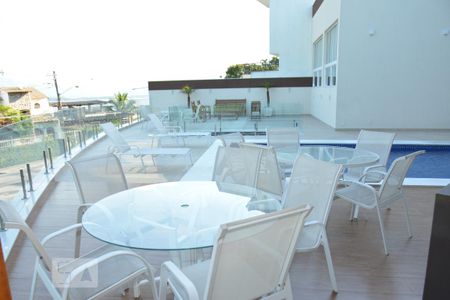 Casa à venda com 460m², 4 quartos e 3 vagasArea de espaço social da piscina