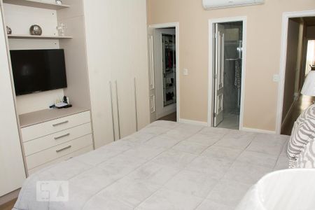 Quarto com suite de casa à venda com 4 quartos, 460m² em Jardim Guanabara, Rio de Janeiro