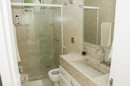 Casa à venda com 460m², 4 quartos e 3 vagasBanheiro da suite 2