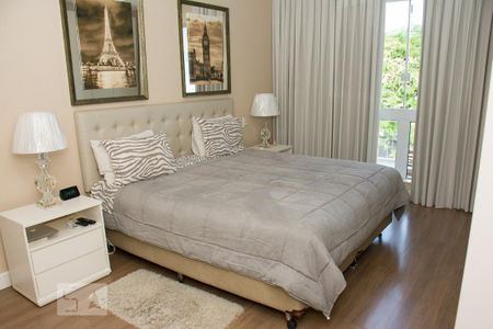 Quarto com suite de casa à venda com 4 quartos, 460m² em Jardim Guanabara, Rio de Janeiro