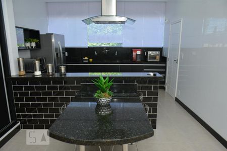 Casa à venda com 460m², 4 quartos e 3 vagasCozinha