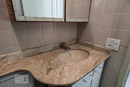 Apartamento para alugar com 52m², 2 quartos e 1 vagaBanheiro - Pia