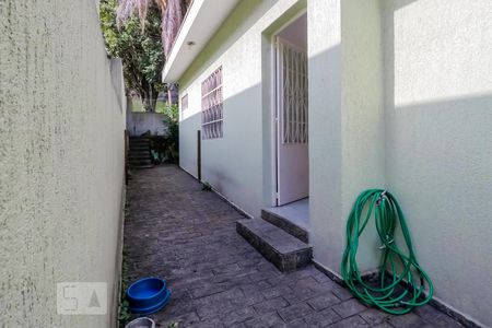 Casa à venda com 170m², 3 quartos e 3 vagasCorredor externo