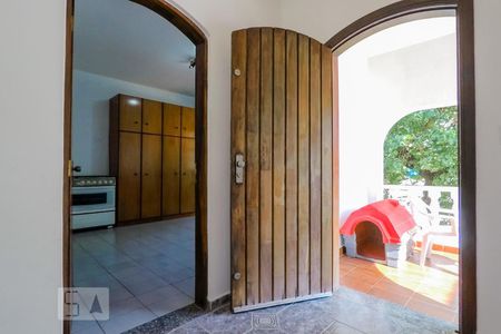 Casa à venda com 170m², 3 quartos e 3 vagasEntrada
