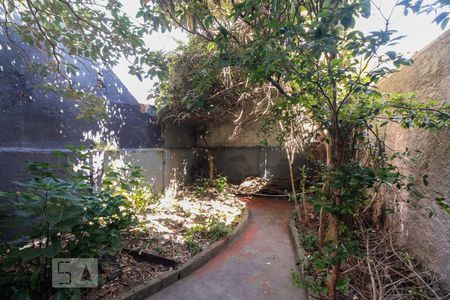 Casa à venda com 60m², 1 quarto e 1 vaga Casa à venda com 60m², 1 quarto e 1 vagaQuintal