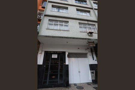 Apartamento para alugar com 70m², 2 quartos e 1 vagaFachada