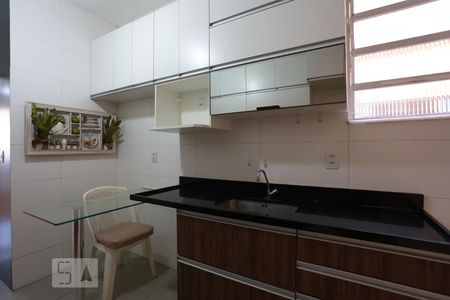Apartamento para alugar com 70m², 2 quartos e 1 vagaCozinha