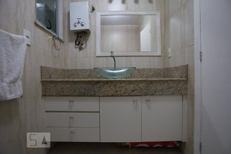 Apartamento para alugar com 70m², 2 quartos e 1 vagaBanheiro Social