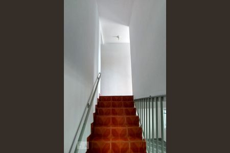 Escada de casa à venda com 3 quartos, 150m² em Taboão, Diadema