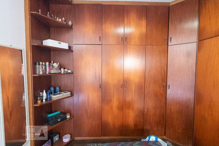 Casa à venda com 298m², 3 quartos e 3 vagasSuíte