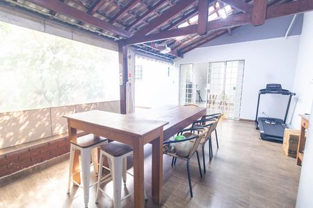 Casa à venda com 298m², 3 quartos e 3 vagasÁrea comum - Churrasqueira