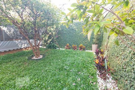 Casa à venda com 298m², 3 quartos e 3 vagasQuintal