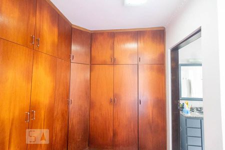 Casa à venda com 298m², 3 quartos e 3 vagasSuíte