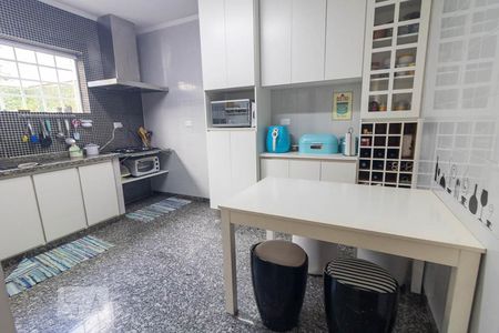 Casa à venda com 298m², 3 quartos e 3 vagasCozinha