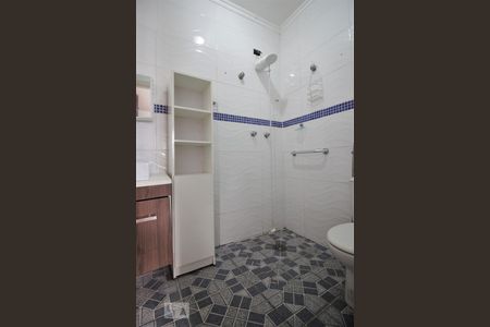 Banheiro da suíte 1 de casa à venda com 4 quartos, 250m² em Jardim Londrina, São Paulo
