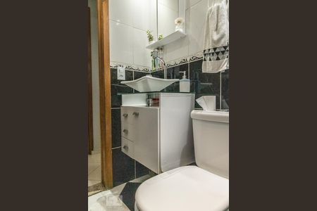 Apartamento à venda com 54m², 2 quartos e 1 vaga Apartamento à venda com 54m², 2 quartos e 1 vagaBanheiro